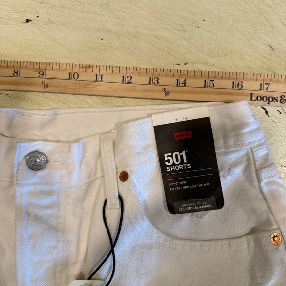 Levis 501 Shorts Women's 34 White NEW High Rise Distressed Denim - Picture 4 of 10